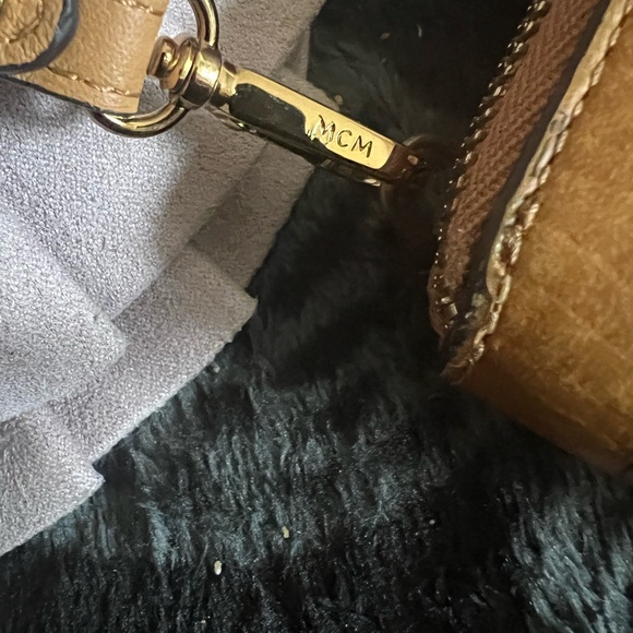 Mcm crossbody and wallet combo in pristine condition no callouts!!!!! - Picture 7 of 16